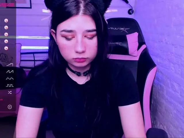 Live sex webcam photo for HentaiKittya #273062766