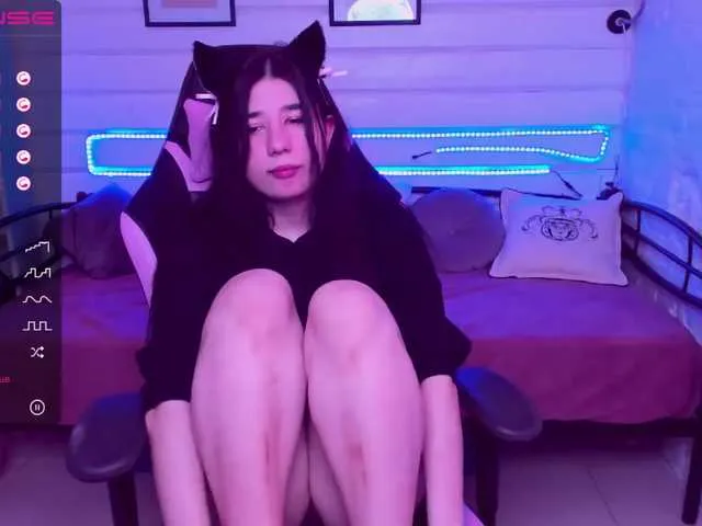 Live sex webcam photo for HentaiKittya #273161282