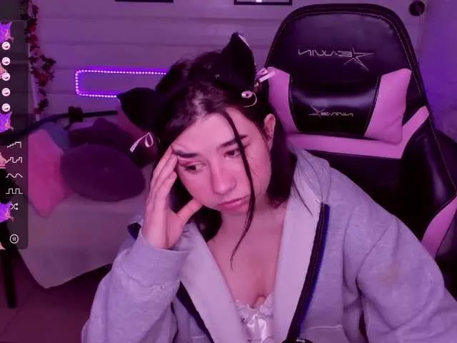 Live sex webcam photo for HentaiKittya #273472892