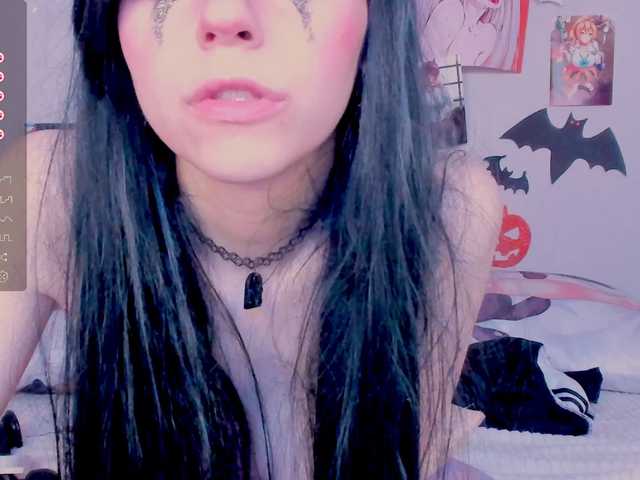 Live sex webcam photo for HentaiMelody #290131674