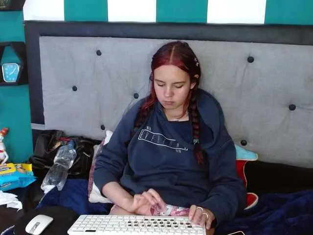 Live sex webcam photo for HenyRan #285827052