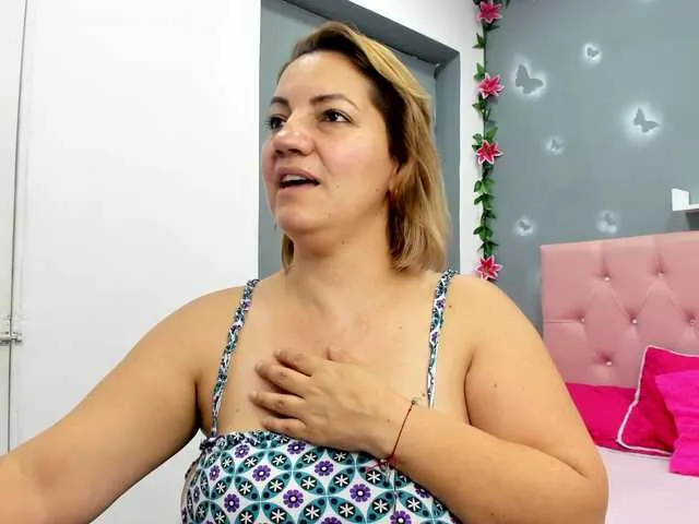 Live sex webcam photo for Hera2022 #274386974