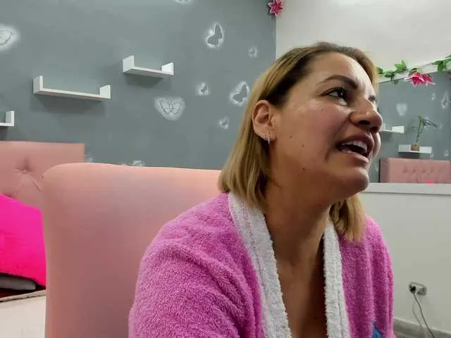 Live sex webcam photo for Hera2022 #274417715