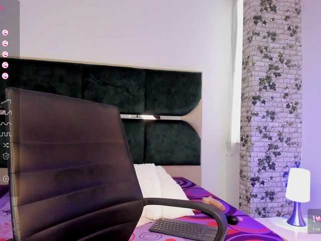 Live sex webcam photo for Herling-888 #278229369