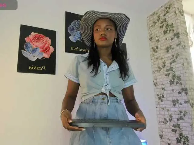 Live sex webcam photo for Herling-888 #290028729