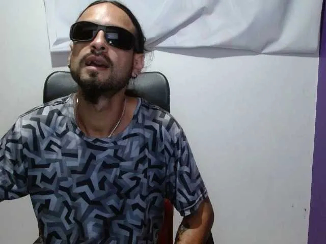 Live sex webcam photo for HermesAlexio #277877447