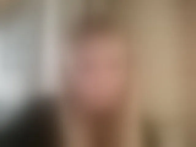 Live sex webcam photo for HerminiaLanting #293880634