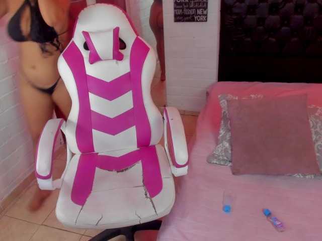 Live sex webcam photo for Hermione-M #275501068