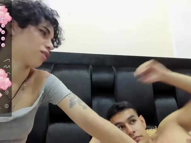 Live sex webcam photo for Heros-couple #275642179