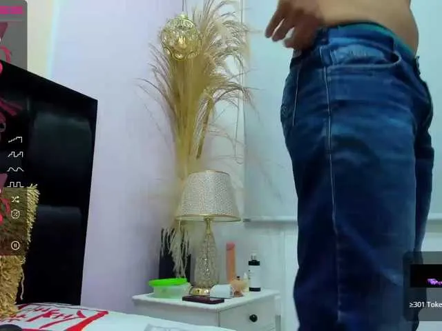 Live sex webcam photo for Heros-couple #275685485