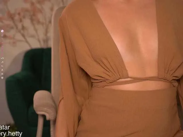 Live sex webcam photo for Hetty-satar #291796600