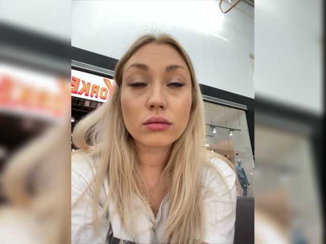 Live sex webcam photo for HeyliKoch #276275584