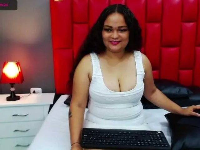 Live sex webcam photo for HeylyTaylor #273252346