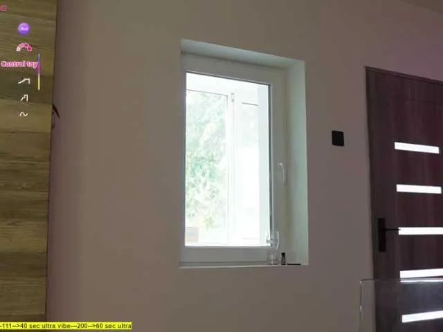 Live sex webcam photo for Heysiry #292088521