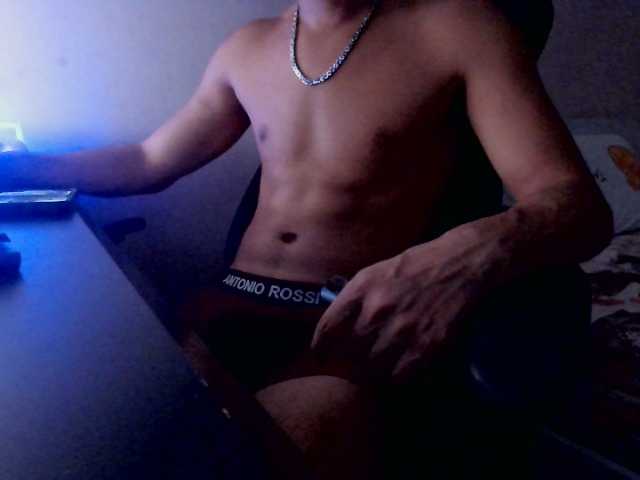 Live sex webcam photo for Hfuckerr20 #276141252