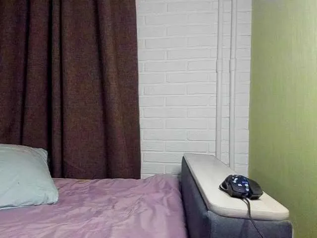 Live sex webcam photo for Hi-Kitti #290524564