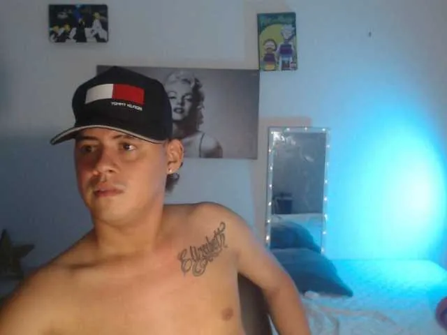 Live sex webcam photo for Hibith97 #276618021