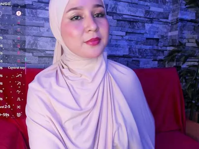 Live sex webcam photo for Hijab-Sami #290580596