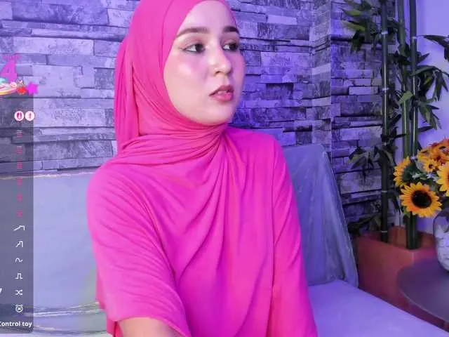 Live sex webcam photo for Hijab-Sami #290701348