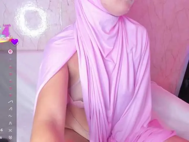 Live sex webcam photo for Hijab-Sami #291750190