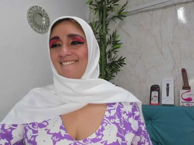 Live sex webcam photo for HijabiMilf #276811759