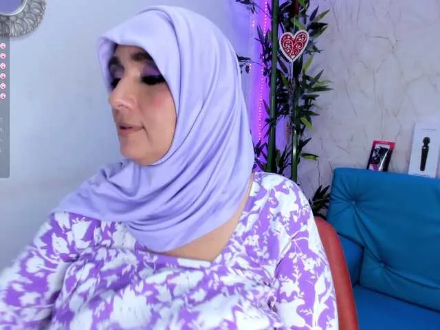 Live sex webcam photo for HijabiMilf #277423612