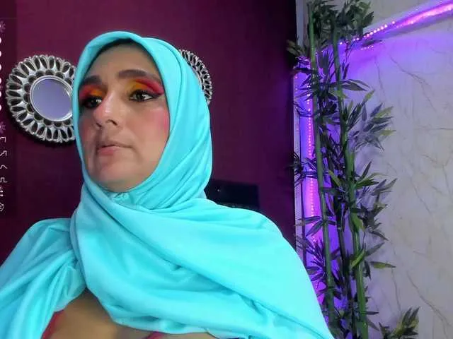 Live sex webcam photo for HijabiMilf #277570987