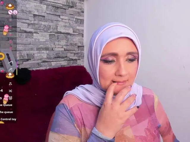 Live sex webcam photo for HijabiMilf #290697915