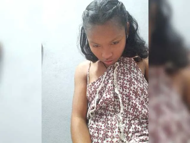 Live sex webcam photo for Hilariejess #276290780