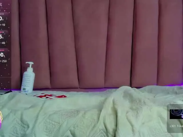 Live sex webcam photo for Hilary-9 #276845331