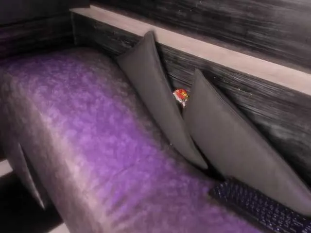 Live sex webcam photo for Hilary-banks #288012766