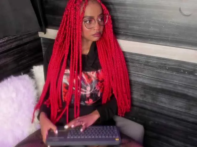 Live sex webcam photo for Hilary-banks #288012774