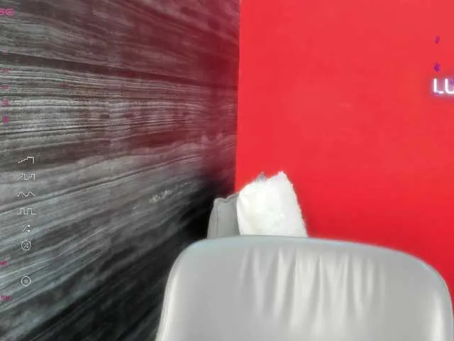 Live sex webcam photo for Hilary-banks #288012792