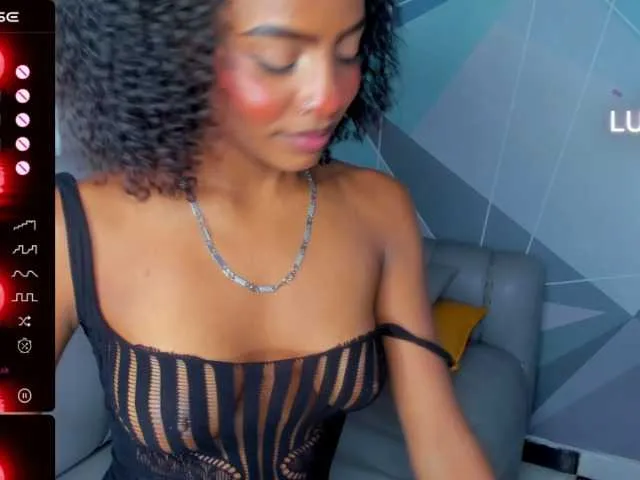 Live sex webcam photo for Hilary-banks #288012840