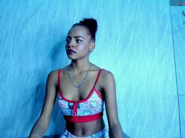 Live sex webcam photo for Hilary-banks #290233758