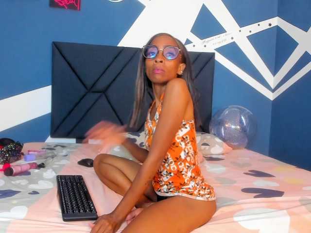 Live sex webcam photo for Hilary-thompson #277698399