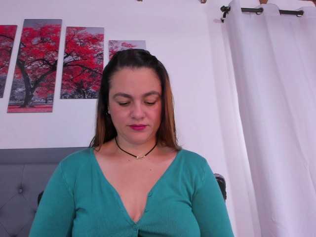 Live sex webcam photo for Hillary12 #276626894