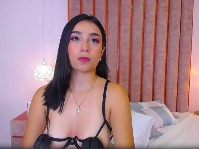 Live sex webcam photo for HillaryConer #273936552