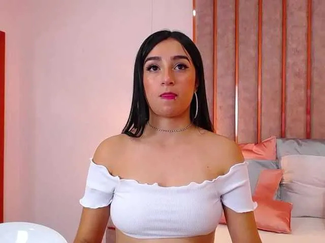 Live sex webcam photo for HillaryConer #274325662