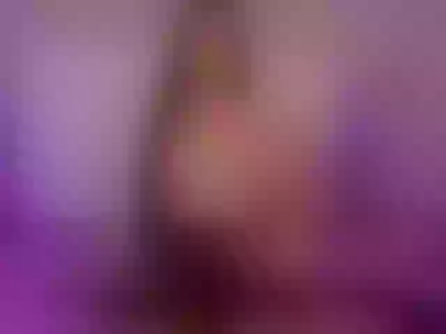 Live sex webcam photo for HillaryFox01 #272104184