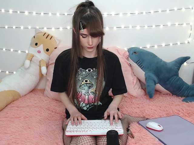 Live sex webcam photo for HimaMur #277149972