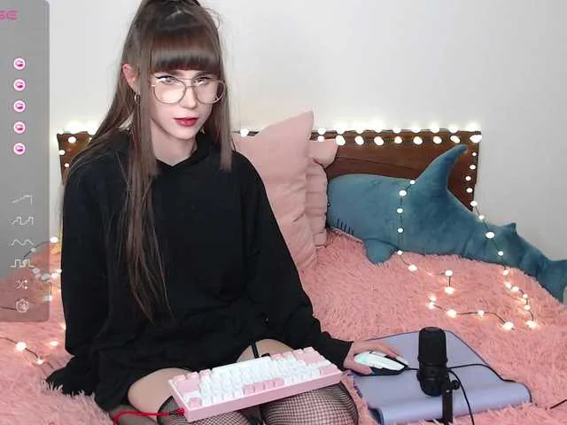 Live sex webcam photo for HimaMur #277869759