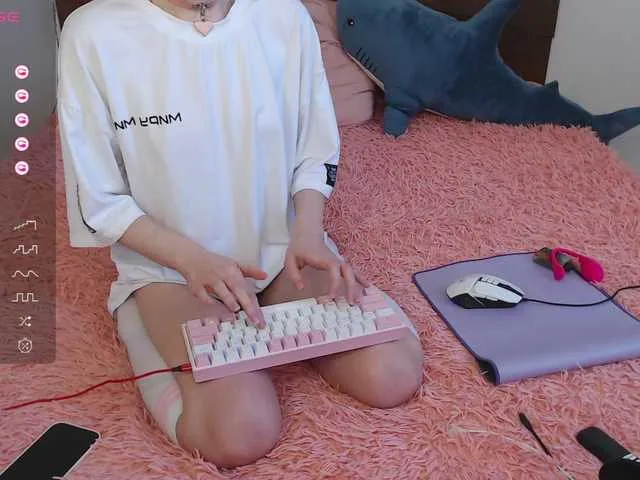 Live sex webcam photo for HimaMur #278088666