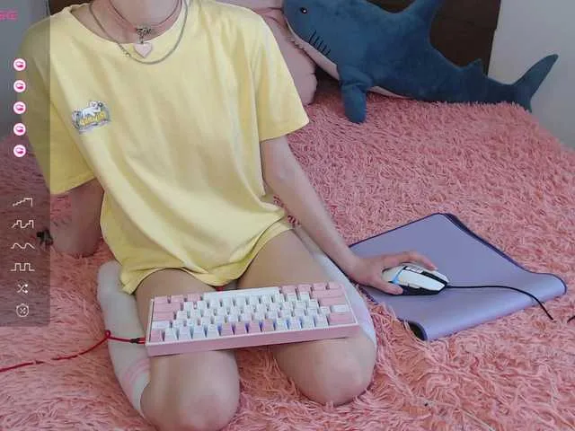 Live sex webcam photo for HimaMur #278094717