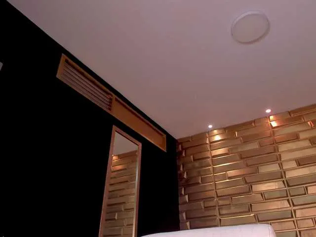 Live sex webcam photo for HinnataWolf #274223024