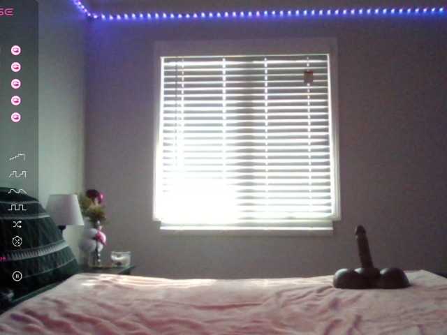 Live sex webcam photo for Hintofhoneyyy #277375647