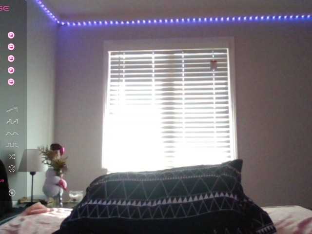 Live sex webcam photo for Hintofhoneyyy #277382959