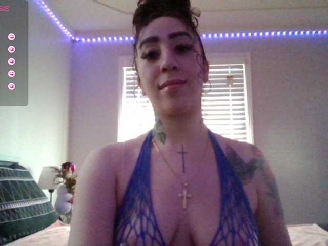 Live sex webcam photo for Hintofhoneyyy #277402478