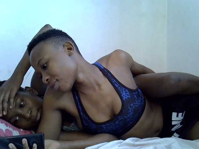 Live sex webcam photo for Hippies02 #275662869