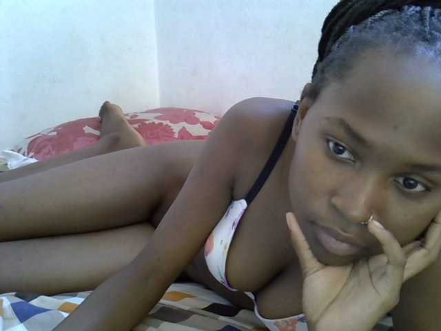 Live sex webcam photo for Hippies02 #275825233